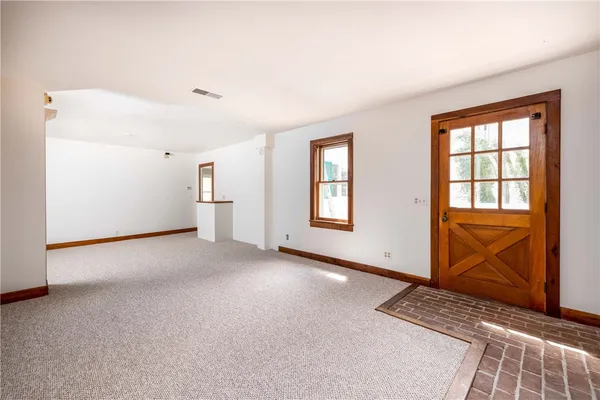 $2,700 | 1253 Fairport Road, Perinton, NY 14450