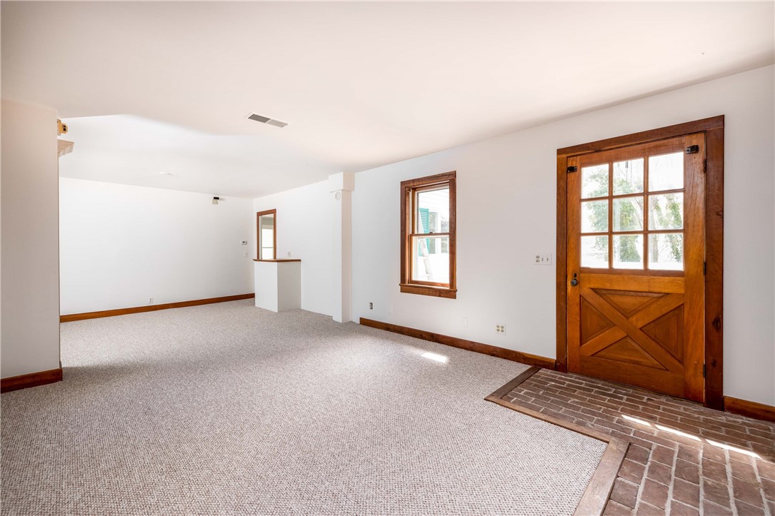 1253 Fairport Road Perinton, NY 14450 - Photo 21 of 45