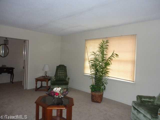 5070 Sitka Road Walkertown, NC 27051 - Photo 8 of 16 Living Room.
