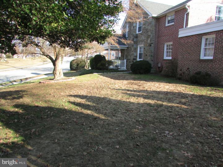 200 Sunnybrook Road Springfield, PA 19064 - Photo 23 of 24 Side Yard