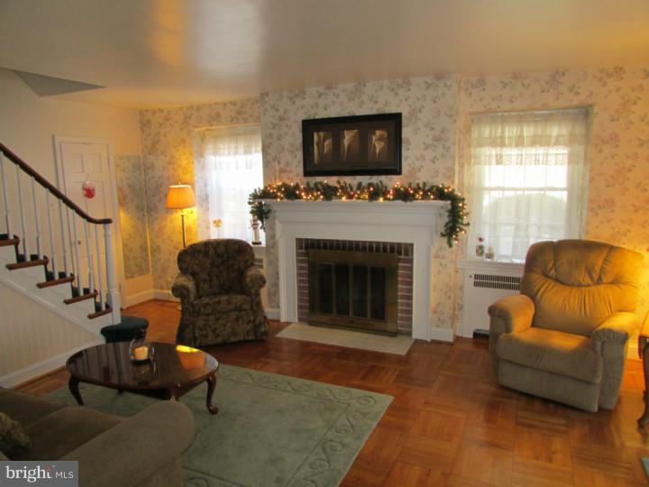 200 Sunnybrook Road Springfield, PA 19064 - Photo 8 of 24 Living Room