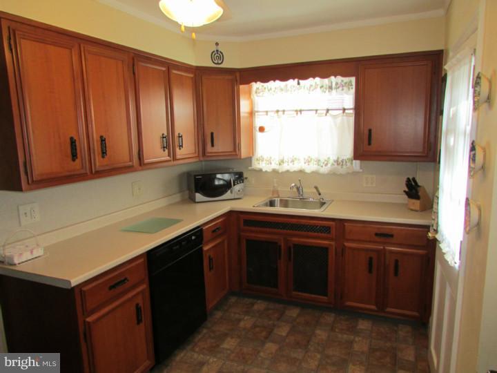 200 Sunnybrook Road Springfield, PA 19064 - Photo 10 of 24 Kitchen