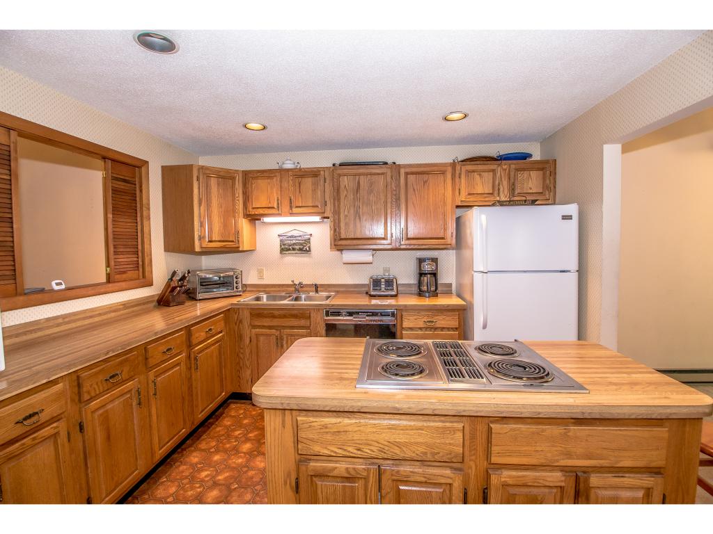 141 Stonehurst Manor Road, Unit 15D Conway, NH 03860 - Photo 2 of 21 Gallery Image 2