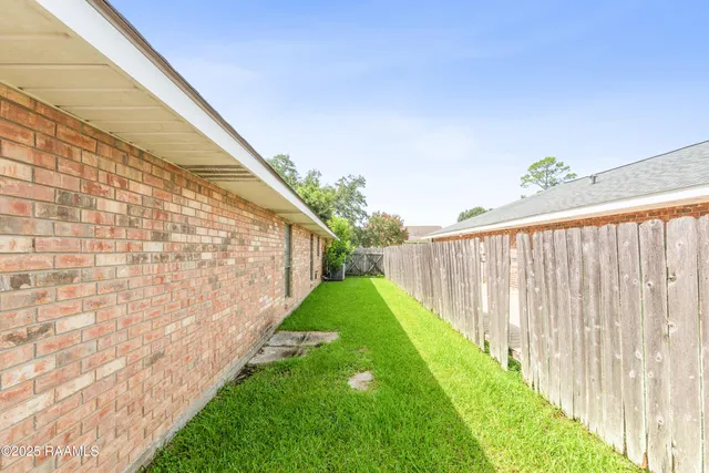 $299,000 | 14 Henrietta Drive, Crowley, LA 70526