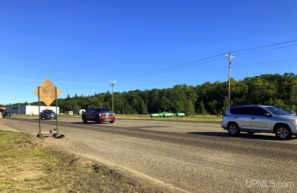 $2,495,000 | 362-368 Highway 41, Negaunee, MI 49866