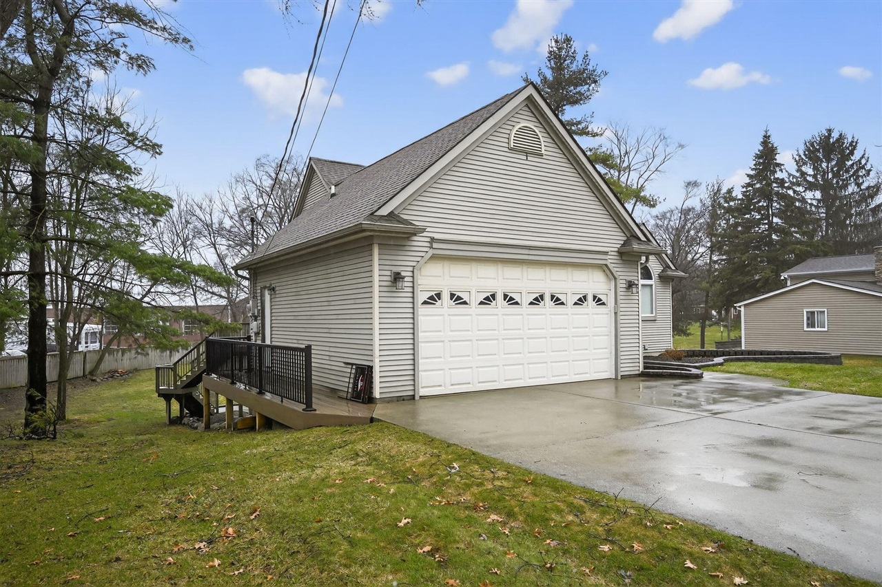 4125 Rural Street Waterford, MI 48329 - Photo 3 of 54