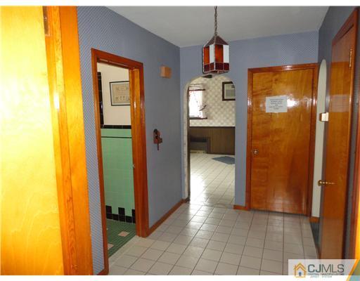 944 Hermann Road North Brunswick, NJ 08902 - Photo 5 of 20 Gallery Image 5