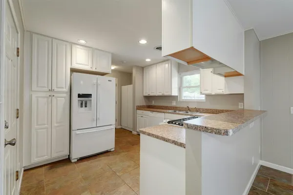 $2,500 | 8301 Franwood Lane, Austin, TX 78757