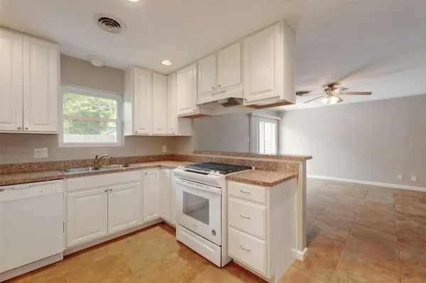 $2,500 | 8301 Franwood Lane, Austin, TX 78757