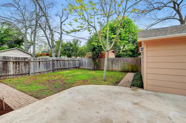 $2,500 | 8301 Franwood Lane, Austin, TX 78757