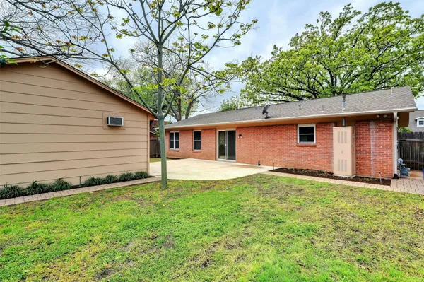 $2,500 | 8301 Franwood Lane, Austin, TX 78757