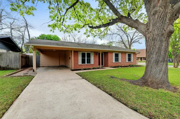 $2,500 | 8301 Franwood Lane, Austin, TX 78757