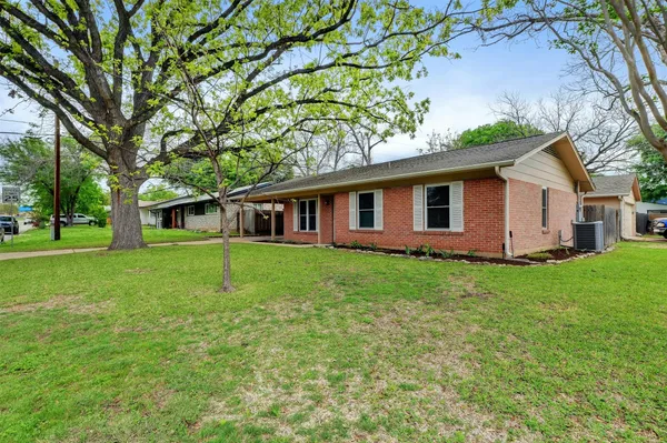 $2,500 | 8301 Franwood Lane, Austin, TX 78757