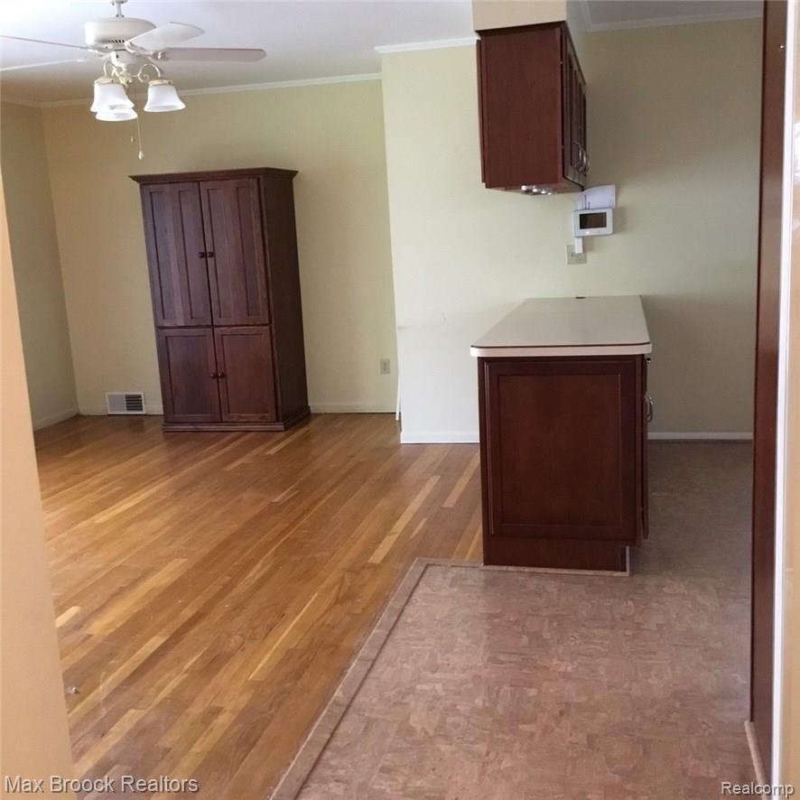 29334 Rambling Road Southfield, MI 48076 - Photo 16 of 29 IMG_0461.JPG