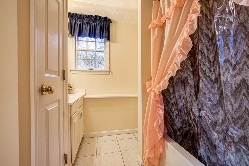 29 Landers Road Stoneham, MA 02180 - Photo 8 of 42