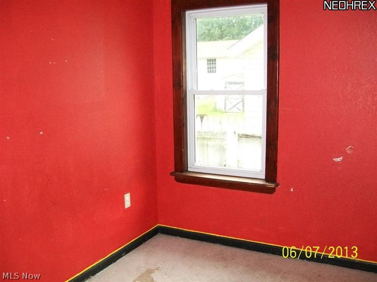 3854 Dunton Road Lorain, OH 44055 - Photo 9 of 10 Gallery Image 9