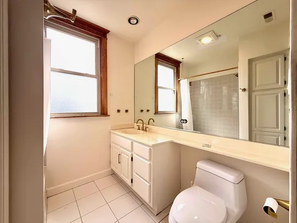 $2,950 | 2414 North Spaulding Avenue, Unit 2F, Chicago, IL 60647