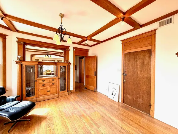 $2,950 | 2414 North Spaulding Avenue, Unit 2F, Chicago, IL 60647