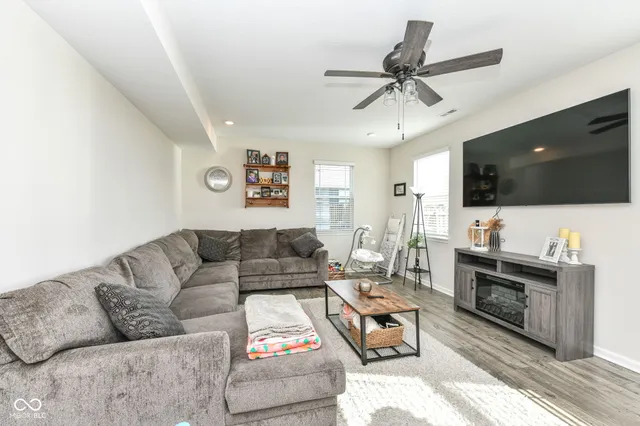 $320,000 | 1423 Buttercup Lane, Shelbyville, IN 46176