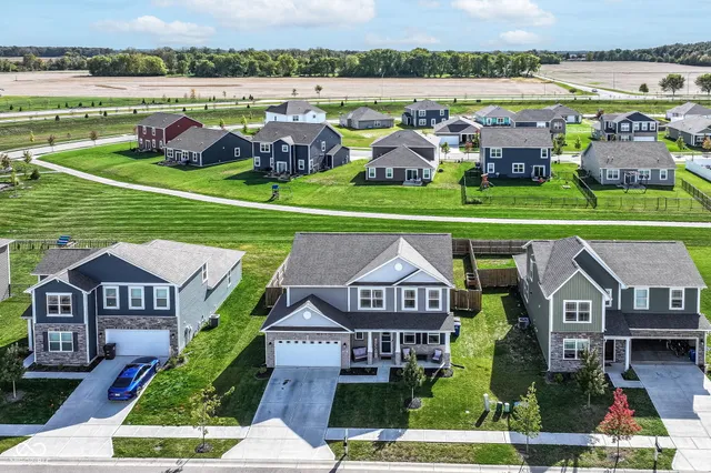 $320,000 | 1423 Buttercup Lane, Shelbyville, IN 46176