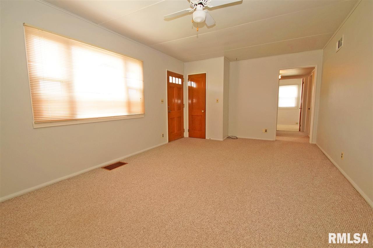 802 West Ridgemont Road Peoria, IL 61614 - Photo 8 of 17 Gallery Image 8