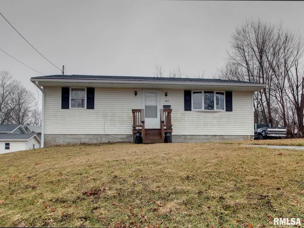 $115,000 | 560 Tremont Street, Barry, IL 62312