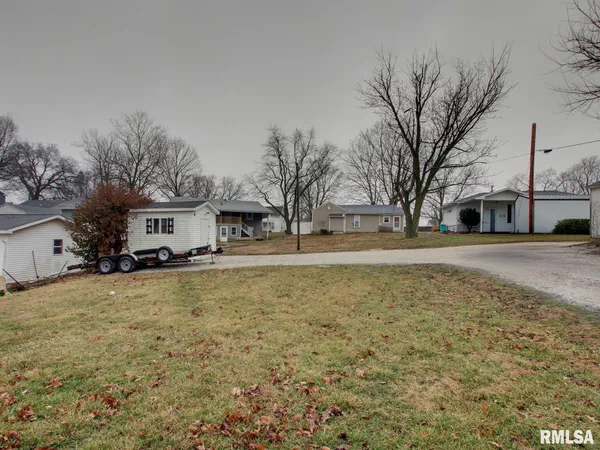 $115,000 | 560 Tremont Street, Barry, IL 62312