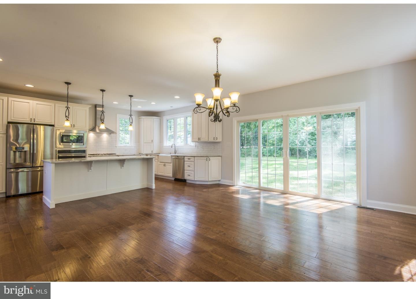 342 Greene Road Berwyn, PA 19312 - Photo 8 of 25 Living Room