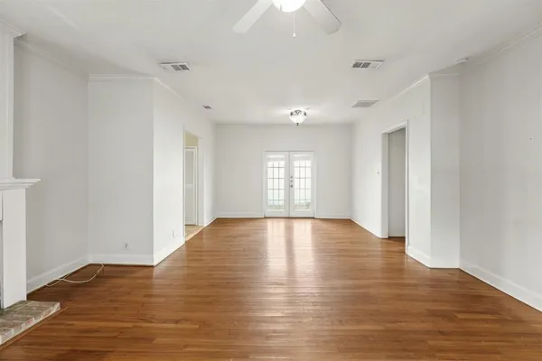 $2,600 | 5015 Milam Street, Dallas, TX 75206