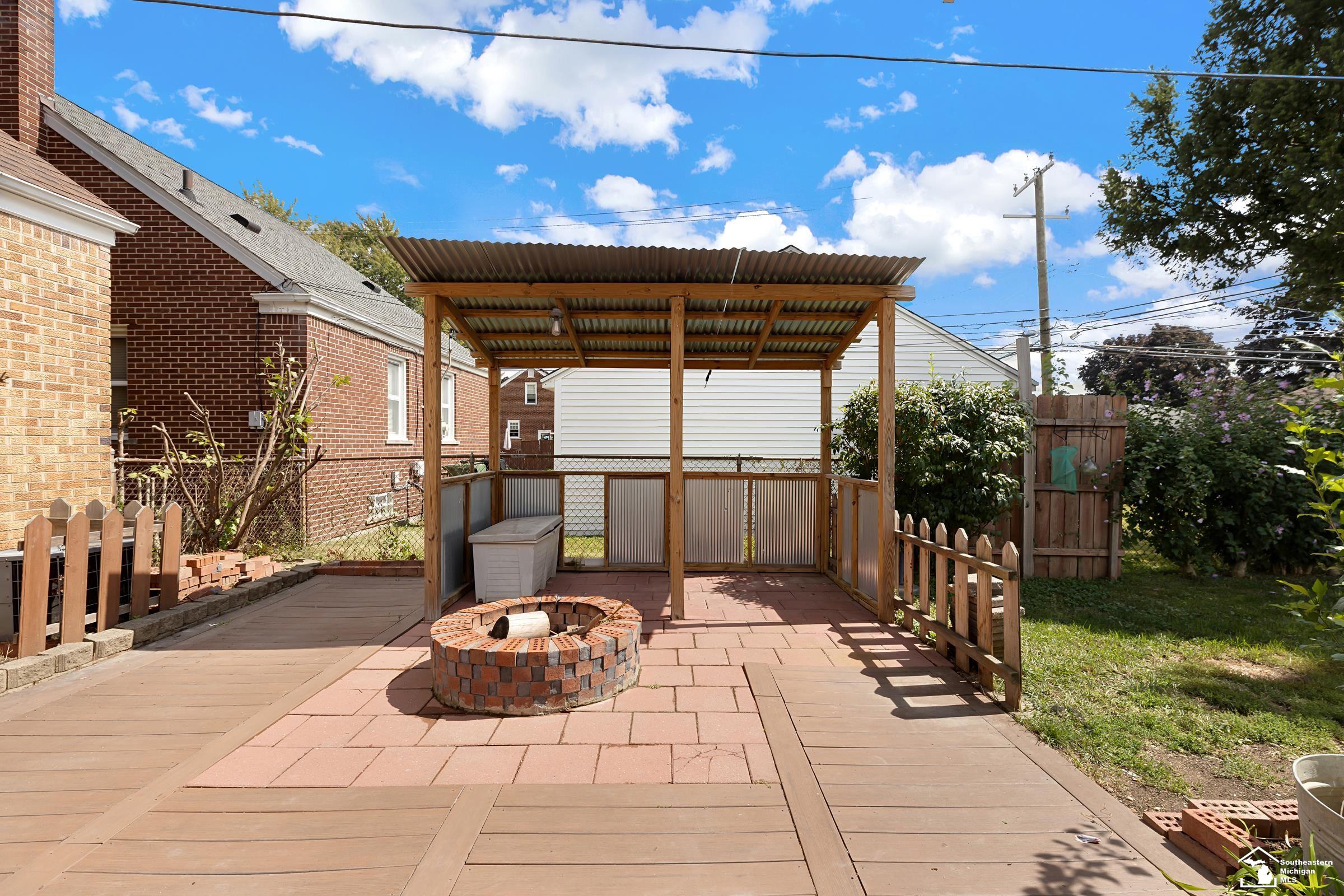 15213 Champaign Road Allen Park, MI 48101 - Photo 6 of 38 50187577-88e4a0eb-95c5-4340-aa0e-4925c1a63084.JPG