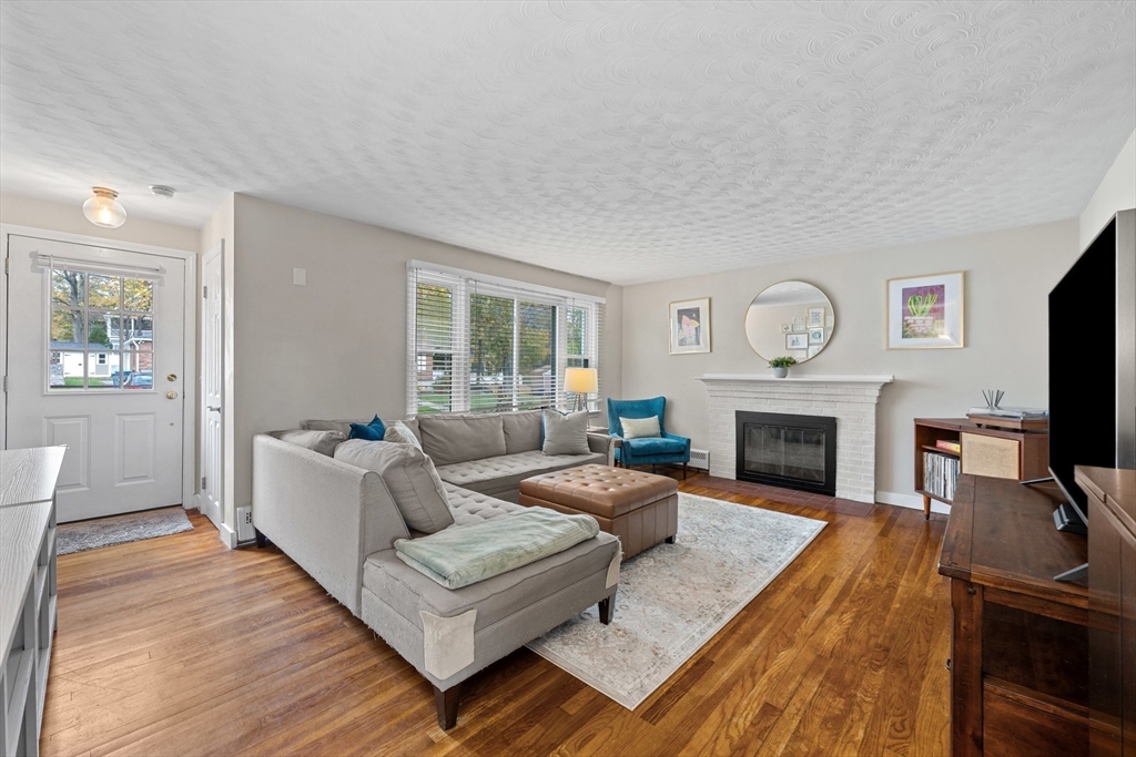 49 Gates Road Shrewsbury, MA 01545 - Photo 3 of 34 Gallery Image 3