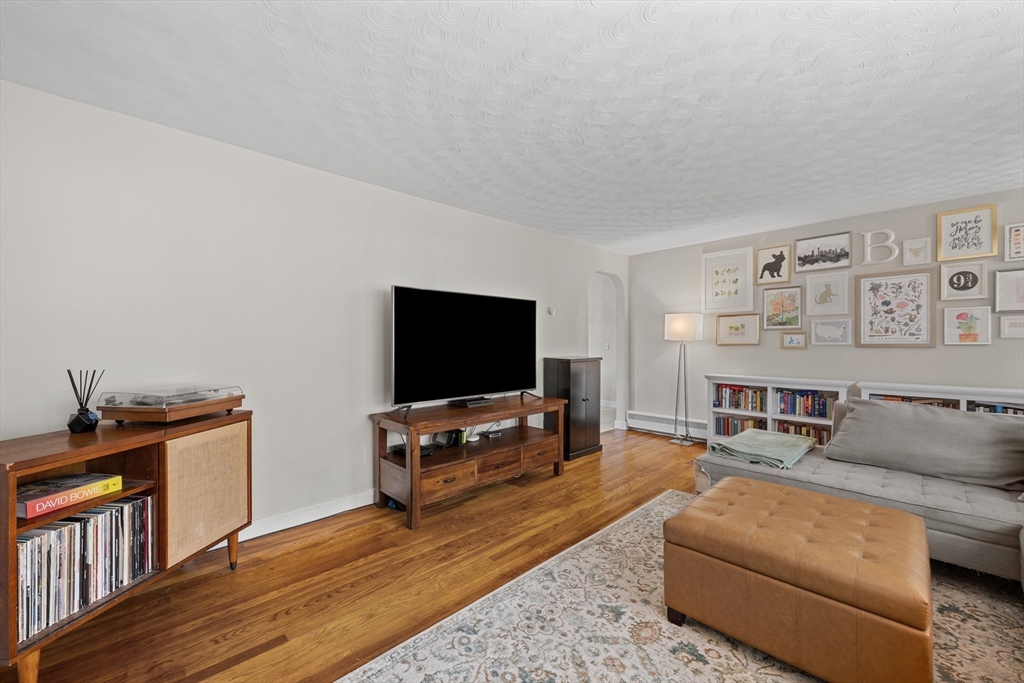 49 Gates Road Shrewsbury, MA 01545 - Photo 4 of 34 Gallery Image 4