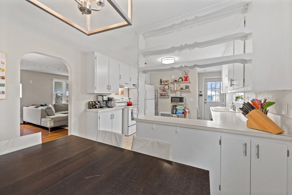 49 Gates Road Shrewsbury, MA 01545 - Photo 6 of 34 Gallery Image 6