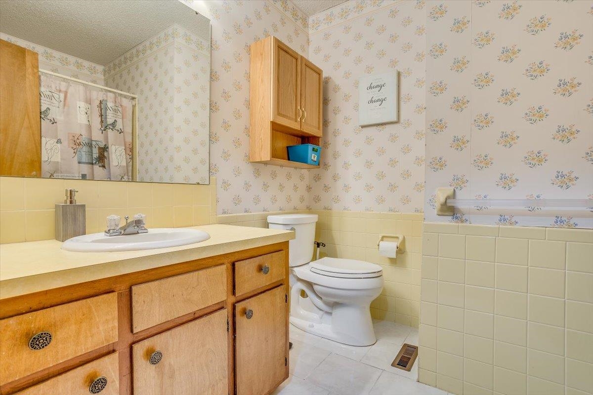 330 East Augusta Avenue Augusta, KS 67010 - Photo 18 of 28