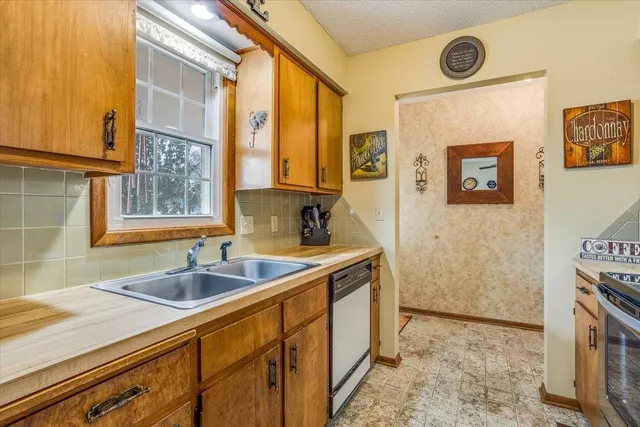 $178,000 | 330 East Augusta Avenue, Augusta, KS 67010