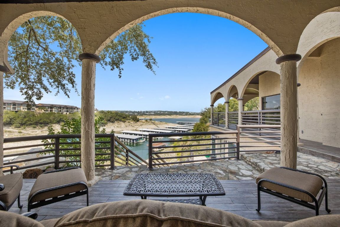 925 Challenger Lakeway, TX 78734 - Photo 24 of 40 a view of balcony with couch
