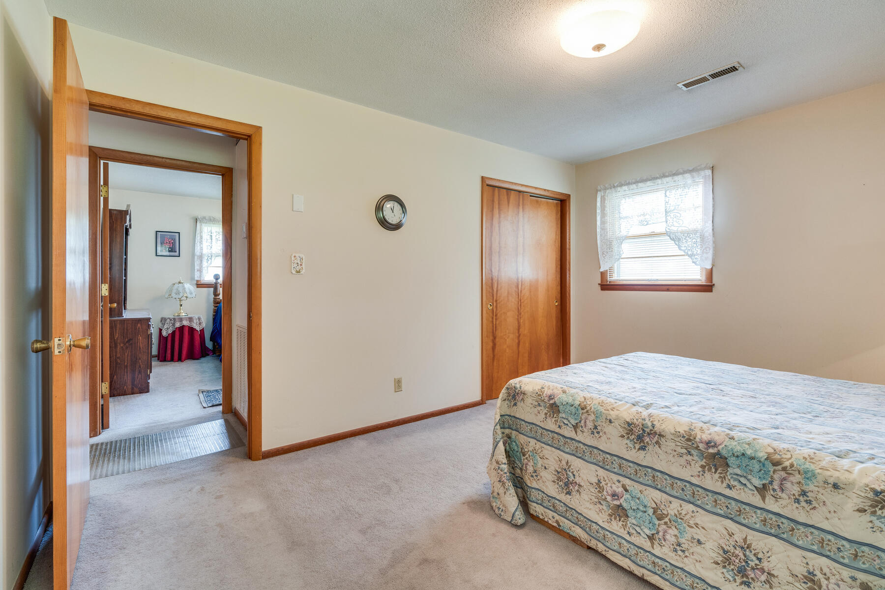 3901 Timberlake Road Johnson City, TN 37601 - Photo 16 of 35 016