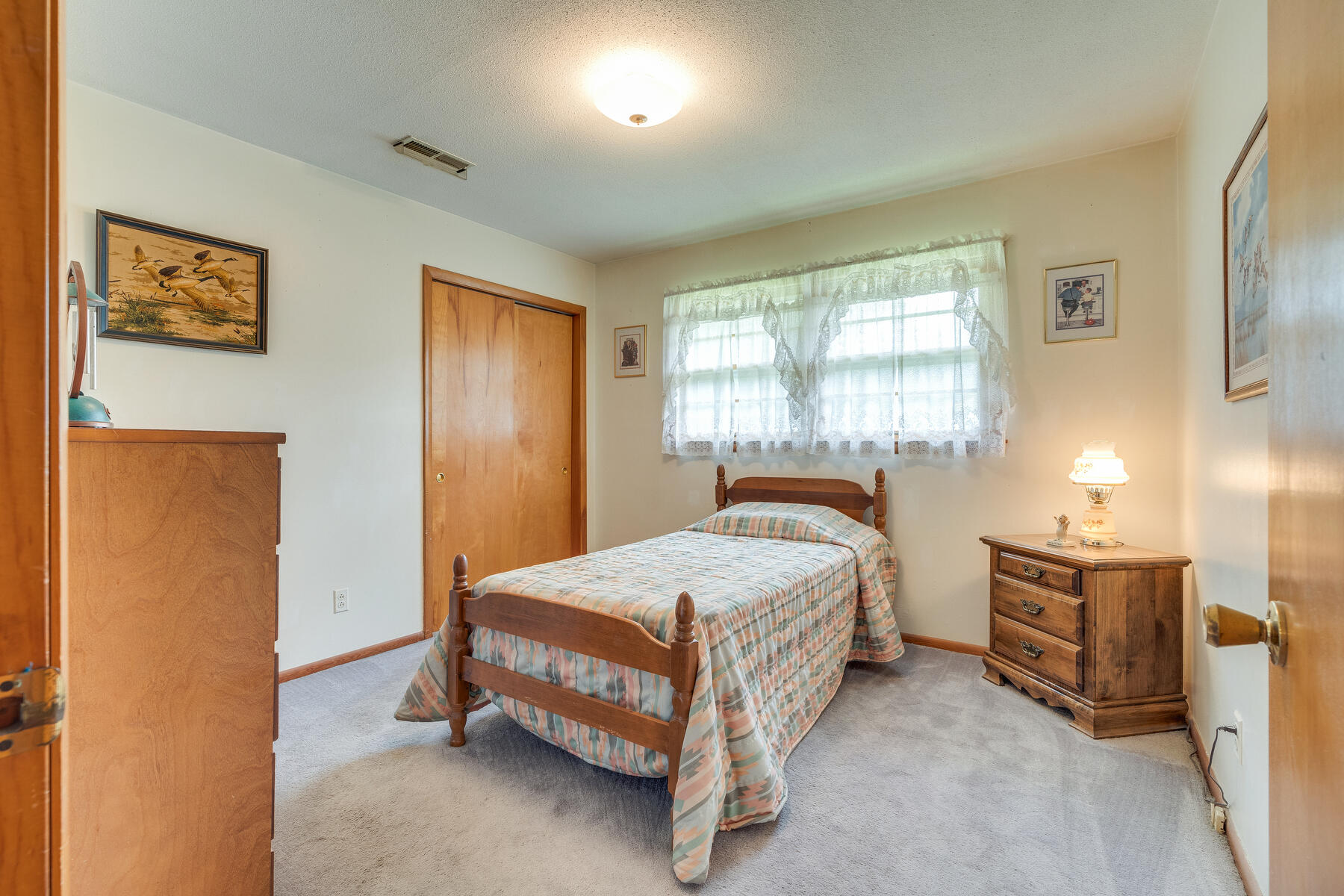 3901 Timberlake Road Johnson City, TN 37601 - Photo 23 of 35 023