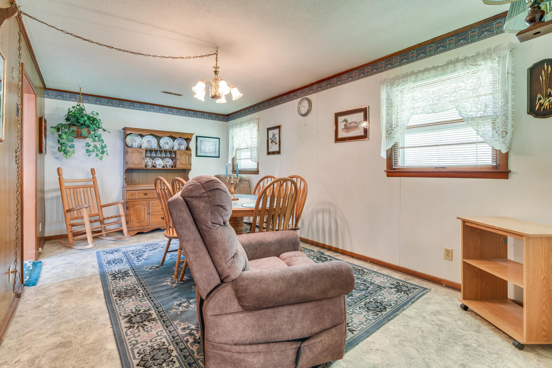 3901 Timberlake Road Johnson City, TN 37601 - Photo 10 of 35 010