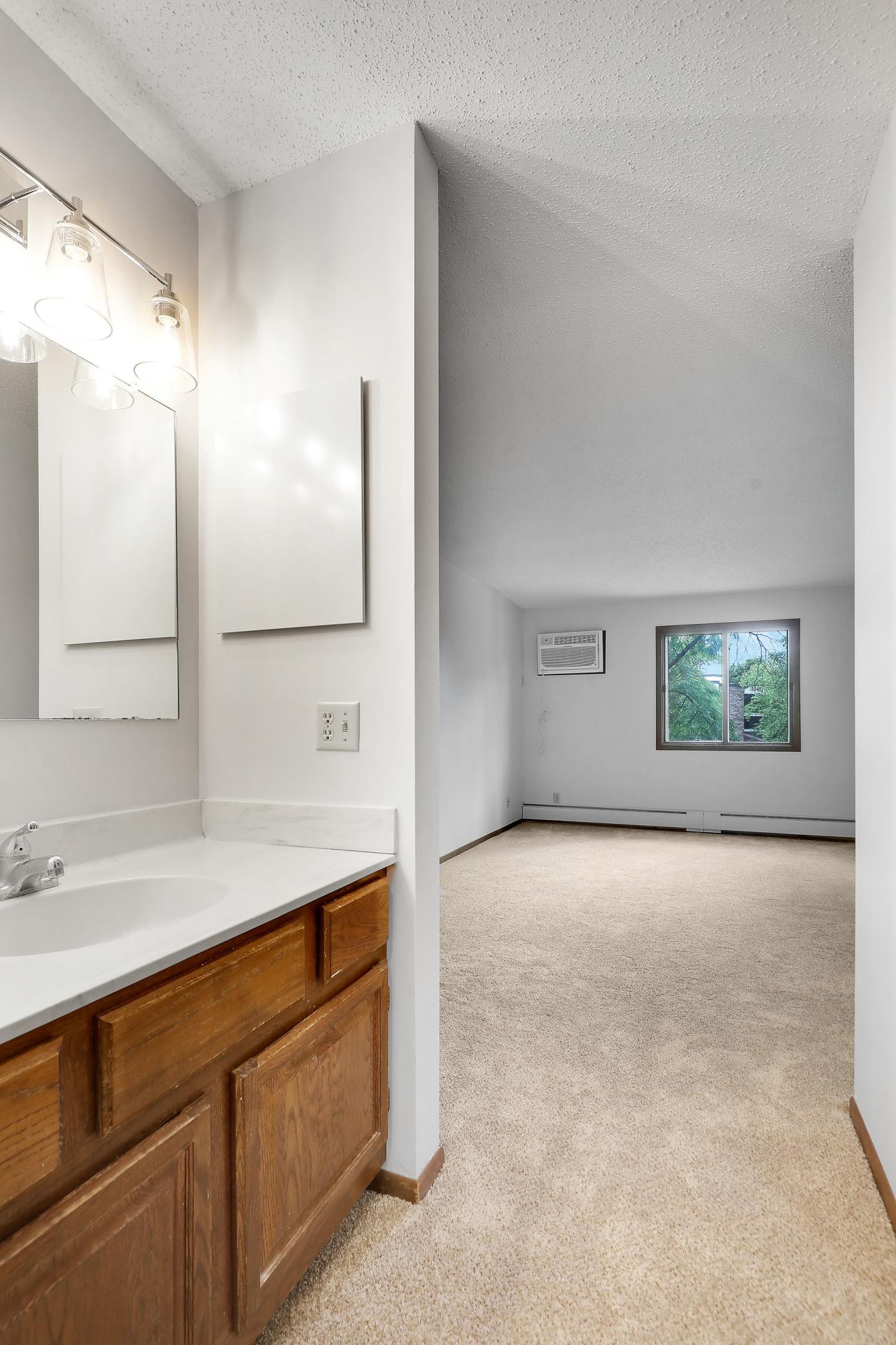 10441 Greenbrier Road, Unit 222 Minnetonka, MN 55305 - Photo 13 of 21