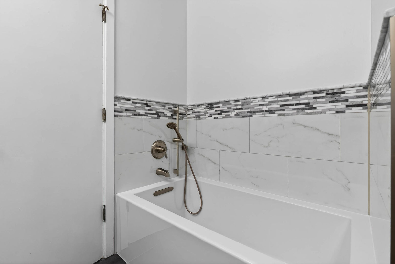 1812 South Dearborn Street, Unit 11 Chicago, IL 60616 - Photo 16 of 35