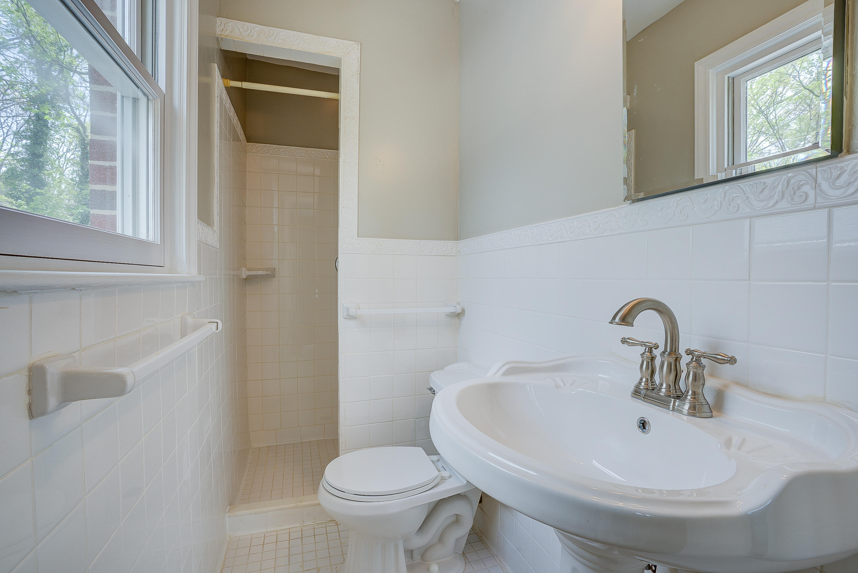 2454 Livingston Road Southwest Roanoke, VA 24015 - Photo 11 of 21 Master Bath