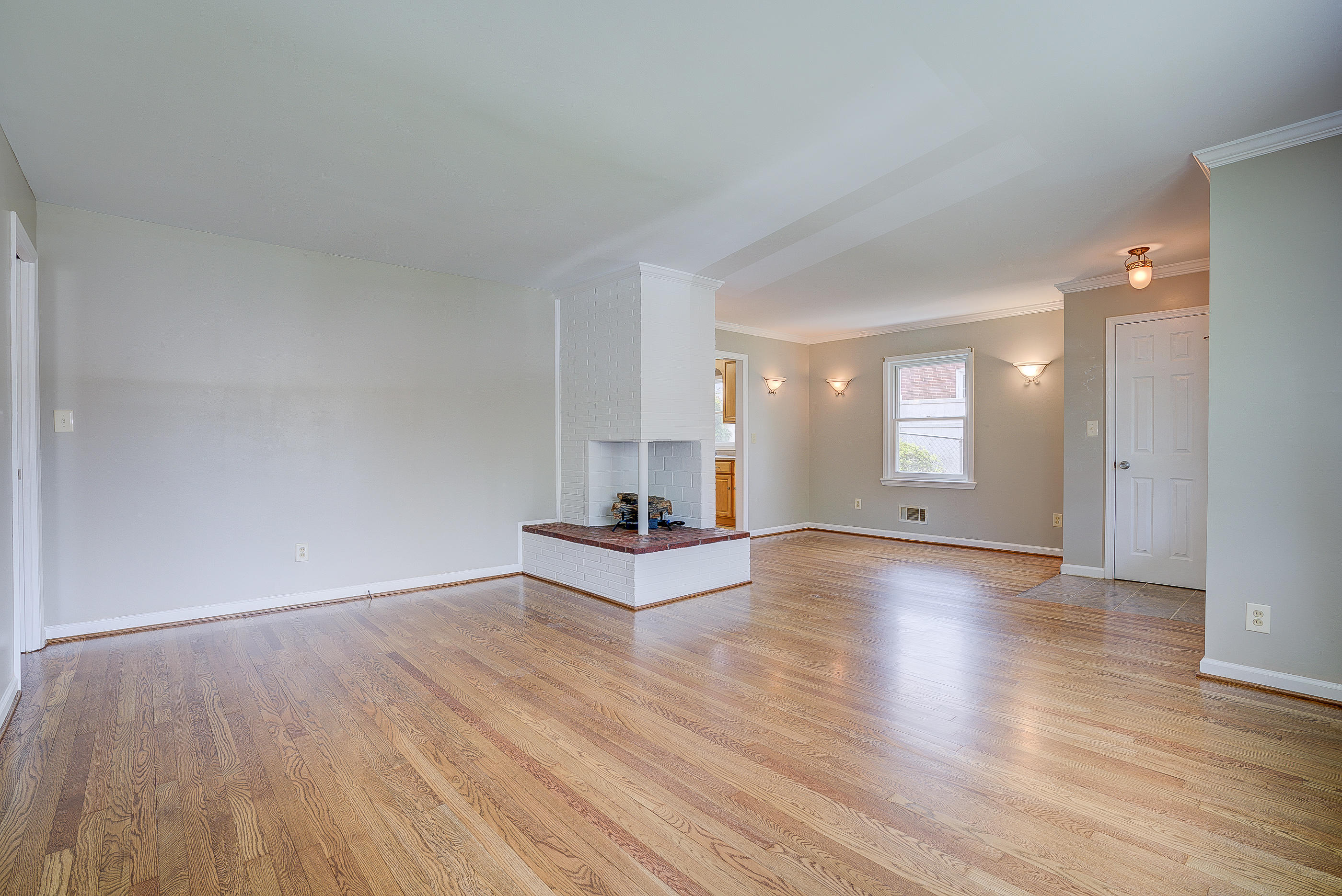 2454 Livingston Road Southwest Roanoke, VA 24015 - Photo 8 of 21 Living Room
