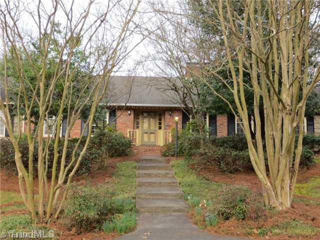 600 Quarterstaff Road Winston-Salem, NC 27104 - Photo 1 of 16 Exterior Front.