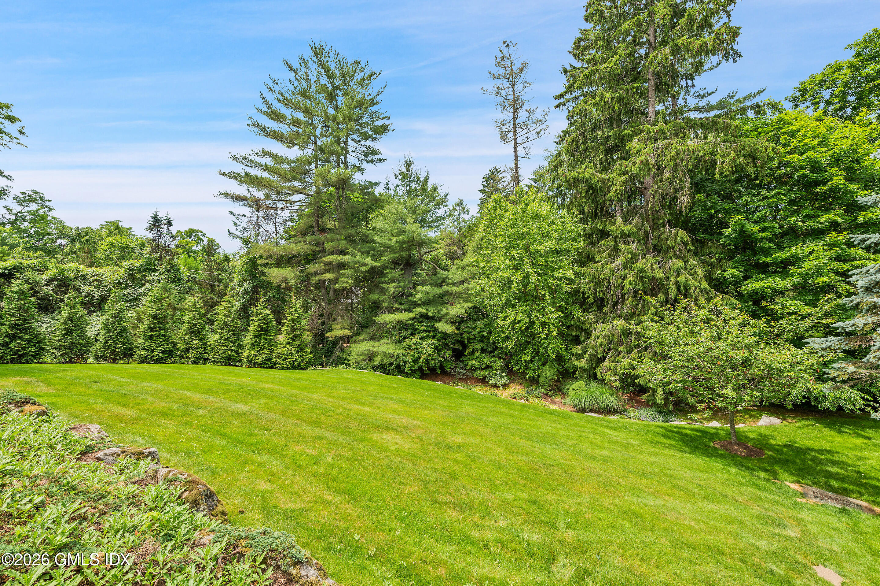 21 Pecksland Road Greenwich, CT 06831 - Photo 31 of 32 LAWN