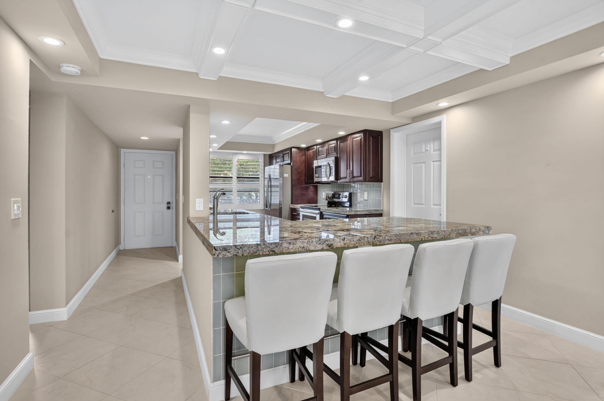6061 Balboa Circle, Unit 206 Boca Raton, FL 33433 - Photo 6 of 29 Breakfast area