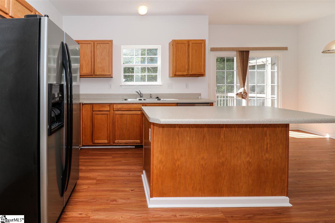 511 Scarlet Oak Drive Fountain Inn, SC 29644 - Photo 3 of 31 Gallery Image 3
