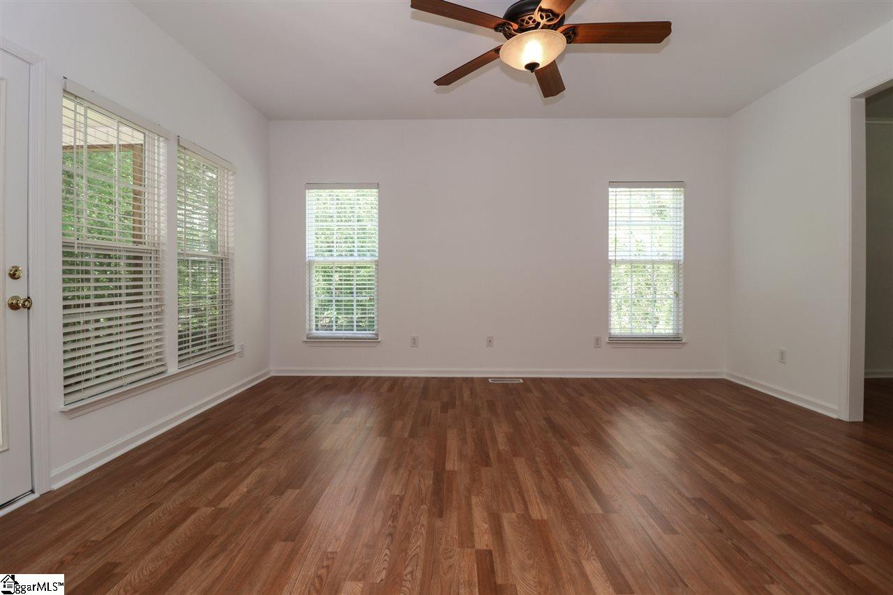 511 Scarlet Oak Drive Fountain Inn, SC 29644 - Photo 8 of 31 Gallery Image 8