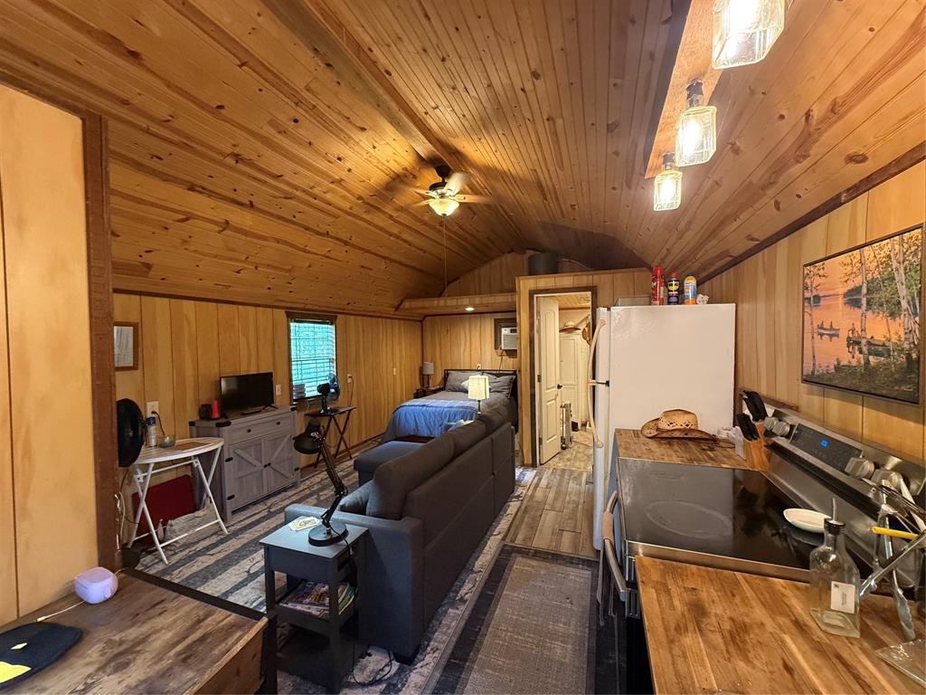 11756 Catfish Road Vivian, LA 71082 - Photo 11 of 17 Interior