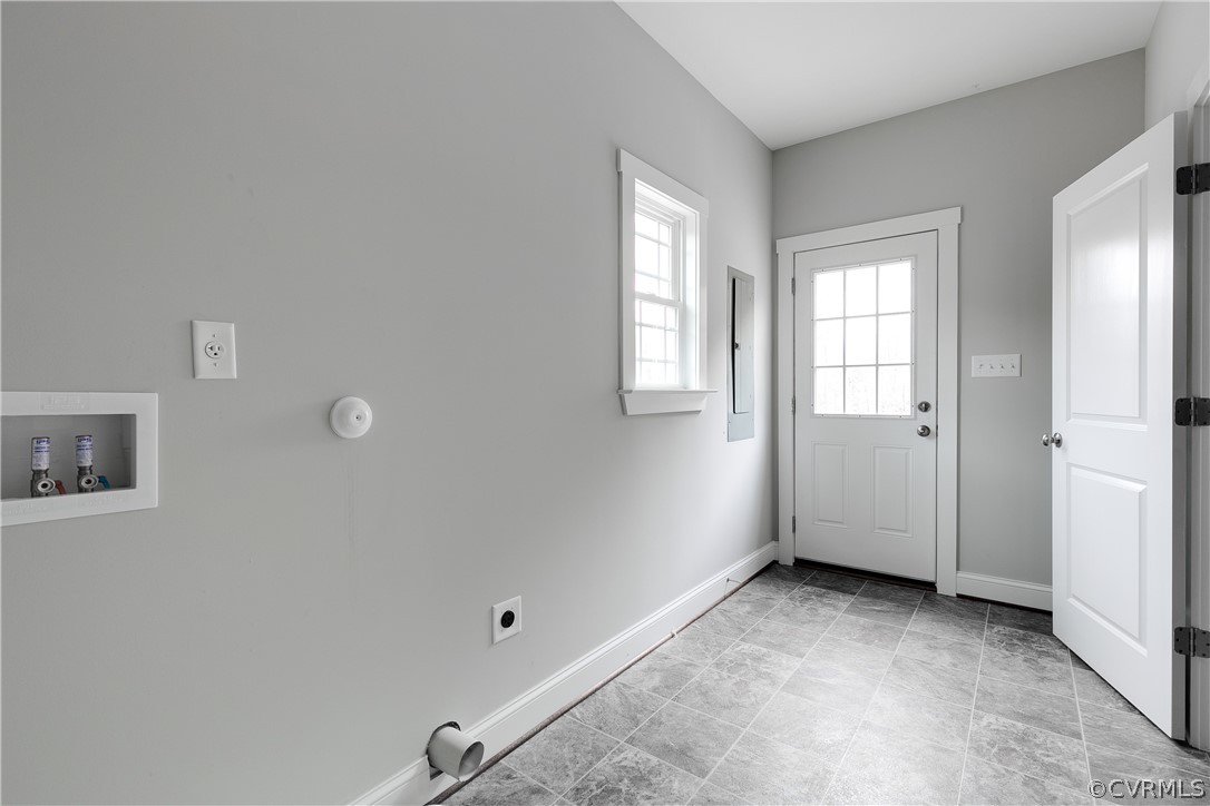 17715 Tyler Station Road Beaverdam, VA 23015 - Photo 9 of 18 an empty room with windows